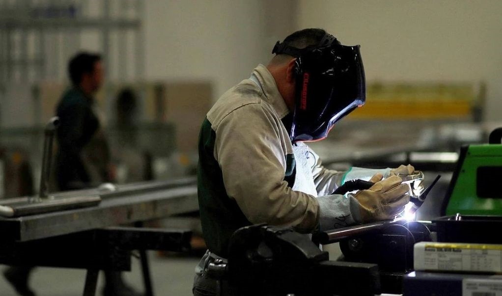 Sólo el 23% de las pymes del Área Metropolitana pagó completos los sueldos de abril y se espera que mayo sea peor