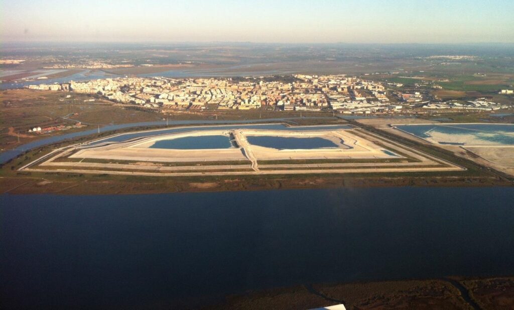 Alertan de que Fertiberia quiere eludir la restauración de las balsas – La otra Andalucía