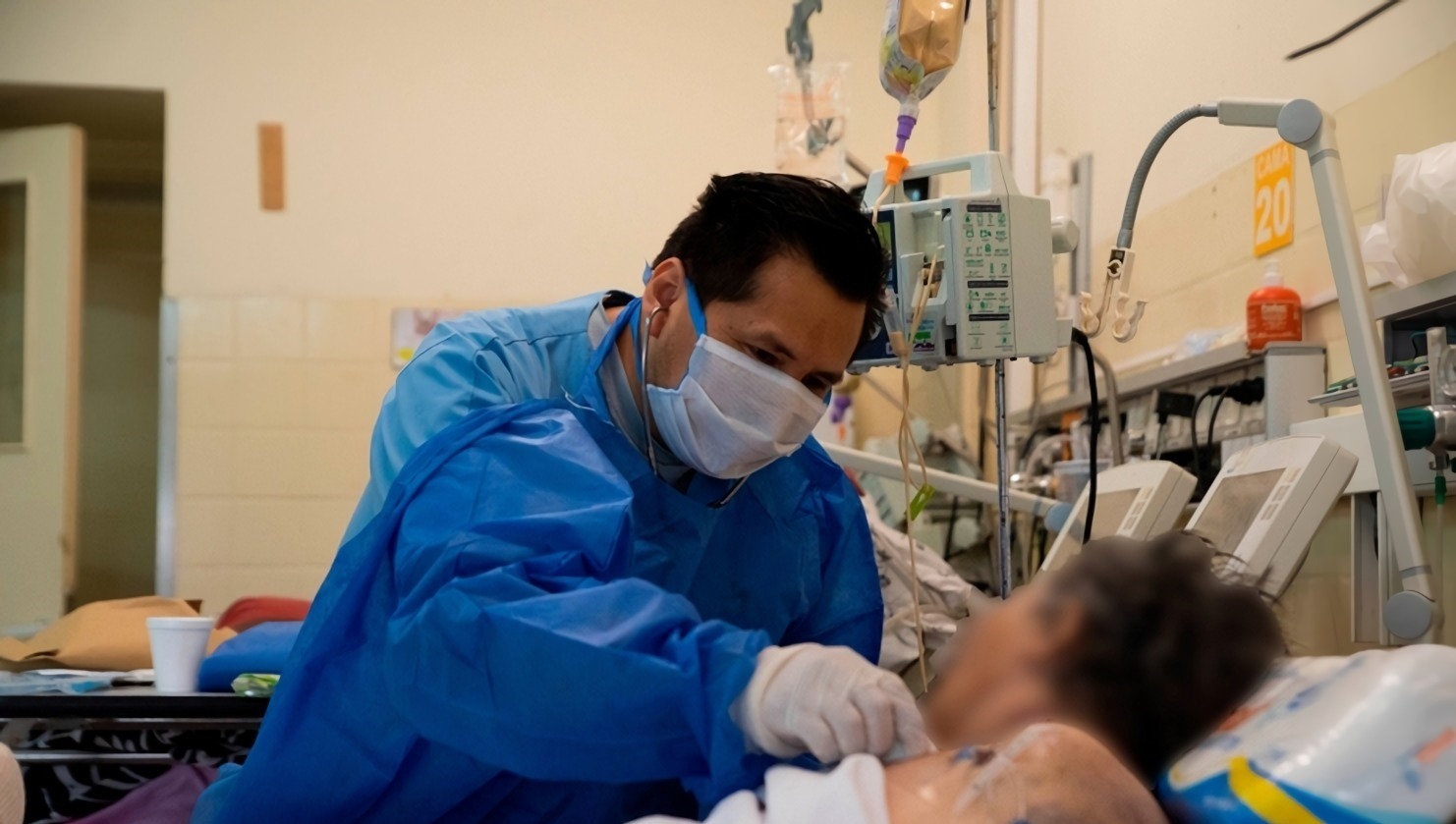 Otorgan bonos de 5 a 41 mil pesos a profesionales de la salud de Hospitales y organismos descentralizados 