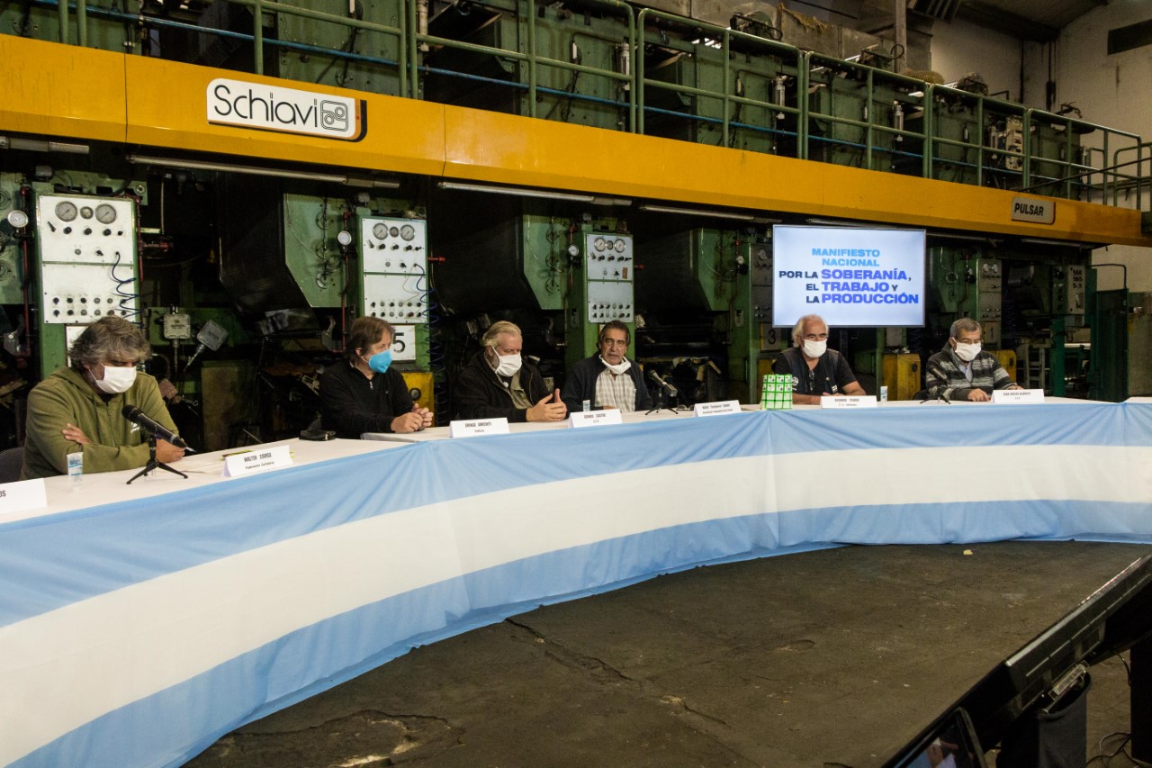 Los gremios ya se juntan para empujar el salario básico universal como salida de la crisis