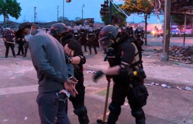 Estados Unidos. El triste record de detener a un periodista cada cuatro días