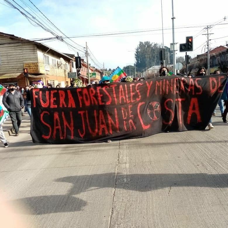 La imagen puede contener: una o varias personas y exterior