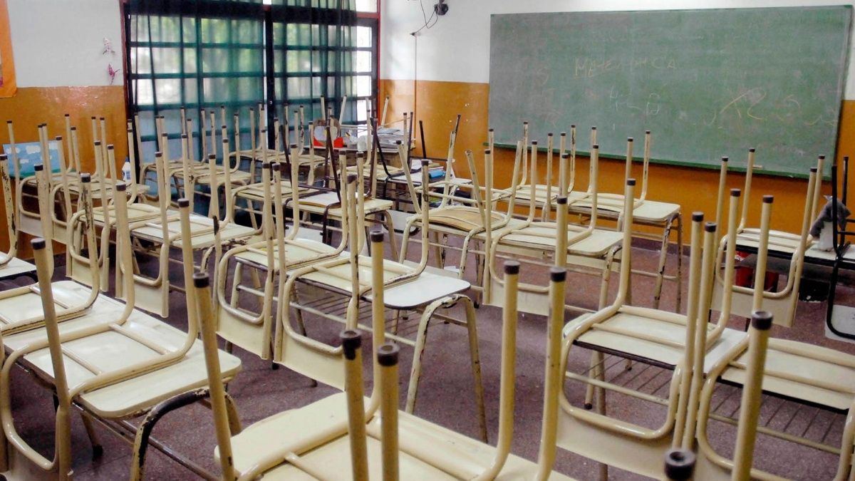 Los docentes advierten que necesitan una recomposición salarial para volver a las aulas