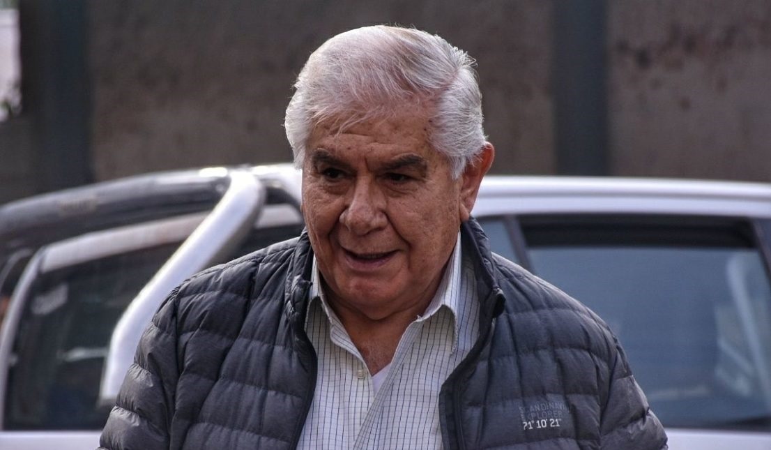 Pereyra se corta solo, firma un tope salarial para los petroleros y les descuenta un 4%