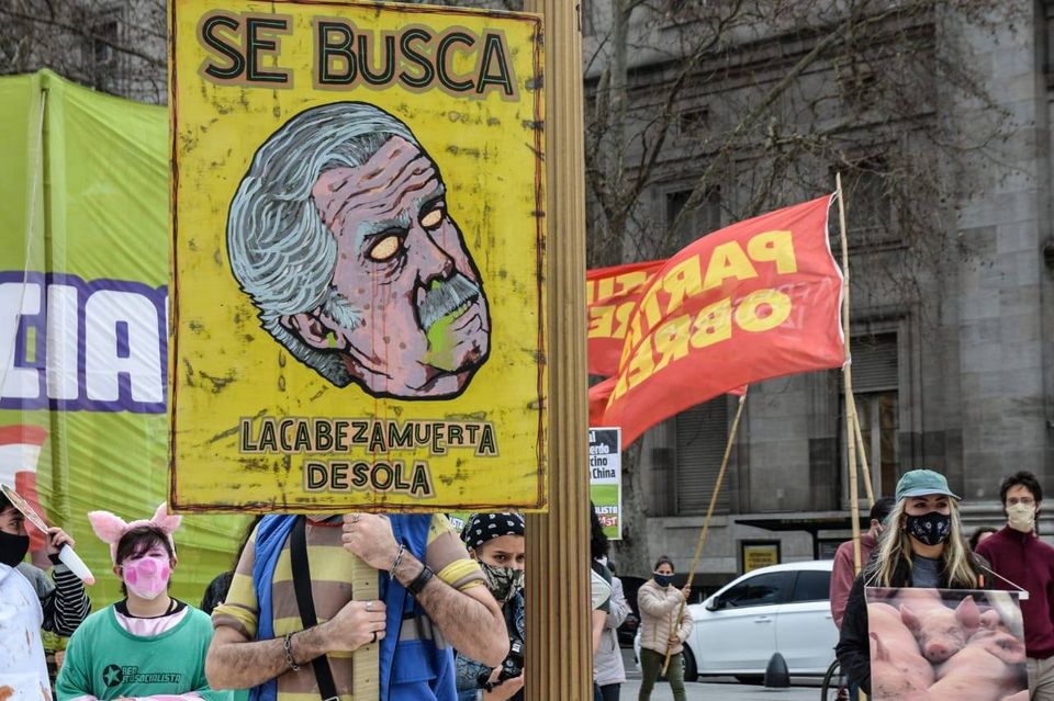La imagen puede contener: 2 personas, exterior