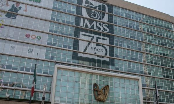 México. El Instituto Mexicano del Seguro Social despide a médico que había denunciado carencias para atender covid-19