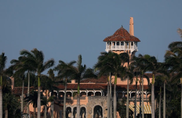 Estados Unidos. Tres jóvenes irrumpen en la residencia de Trump en Palm Beach con un fusil AK-47