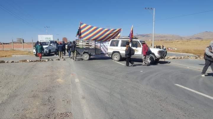 La imagen puede contener: una o varias personas y exterior