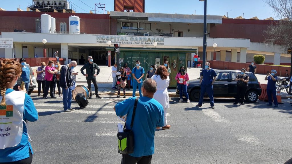 Tras superar el millón de casos, profesionales y técnicos del Garrahan pararán 24 horas contra el 7% de aumento salarial