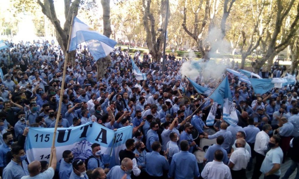 Con el interior al borde del estallido, la UTA vuelve a discutir salarios