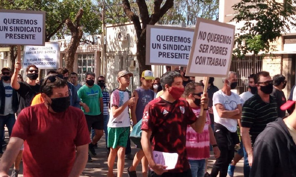 Rebelión en las bases santafecinas de la UOM por el acuerdo salarial que firmó Caló