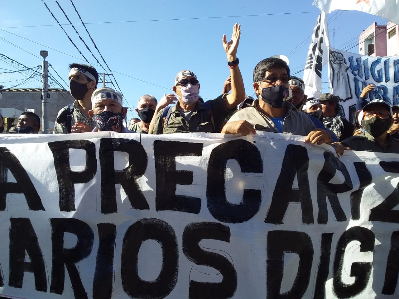 Municipales jujeños marcharon hasta el palacio de Morales contra la represión y por salarios dignos