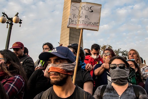 Chile. Izquierda que se duerme se la lleva la corriente