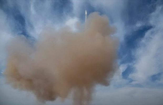 Iran. Misil iraní cae a 100 millas de portaviones de EEUU