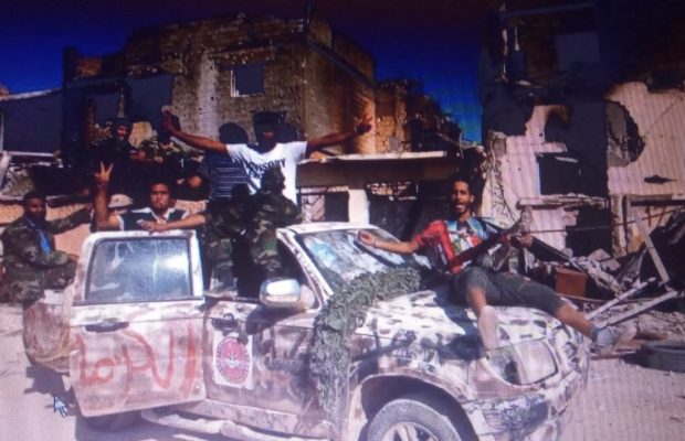 Libia. O la serpiente que se muerde la cola