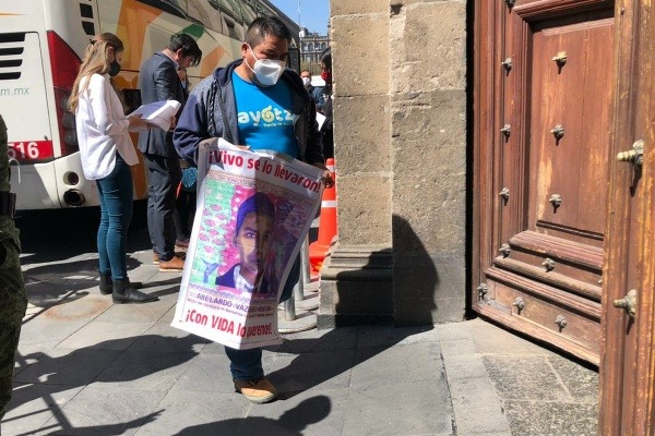 México. Son insuficientes los avances en caso Ayotzinapa: familiares