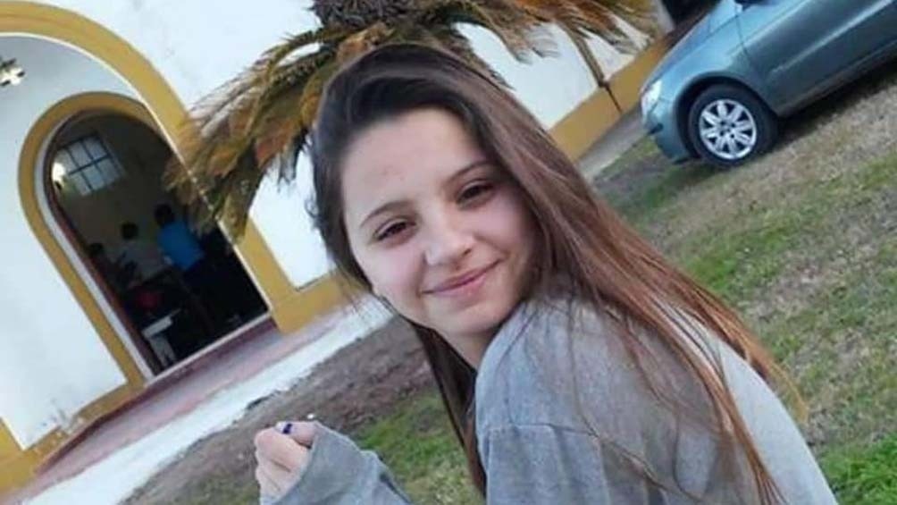&Uacute;rsula Bahillo, de 18 a&ntilde;os, hab&iacute;a denunciado muchas veces a su agresor. Fue asesinada de 15 pu&ntilde;aladas.