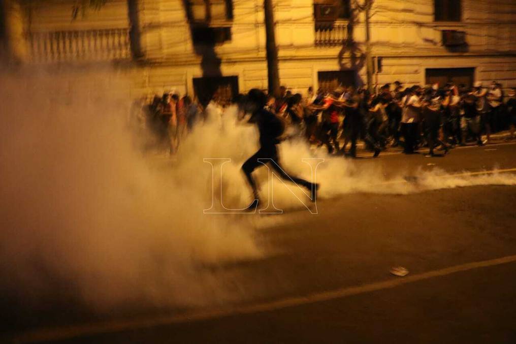 Se trataría de un civil de 32 años quien sufrió un ataque con arma blanca a la altura del corazón. Foto: Cristóbal Núñez.