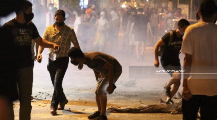De la manifestación fueron derivados cuatro heridos (foto Grupo Nación)