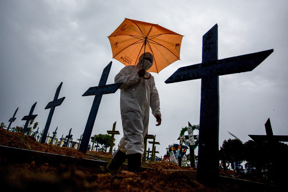 Con una campa&ntilde;a de vacunaci&oacute;n en c&aacute;mara lenta, Brasil vive la fase m&aacute;s mort&iacute;fera de la pandemia.&nbsp;