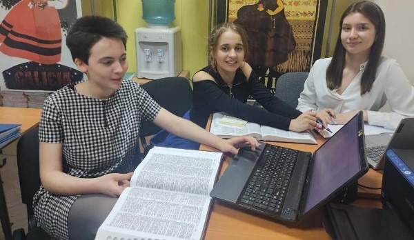 México. Traducir a los zapatistas para abonar a nuestra tierra: colectivo de mujeres en San Petersburgo