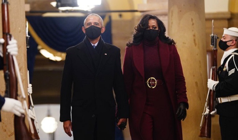 El expresidente Barack Obama y su esposa Michelle Obama a través de un comunicado aseguraron que el jurado ha hecho "lo correcto". No obstante, admitieron que la "verdadera justicia es mucho más que un único veredicto en un único juicio", y que "los afroamericanos son tratados de manera diferente. Además, pidieron "reconocer" que millones de "amigos, familiares y conciudadanos" viven con "miedo a su siguiente encuentro con las fuerzas de la ley". El expresidente Barack Obama y su esposa Michelle Obama a través de un comunicado aseguraron que el jurado ha hecho "lo correcto". No obstante, admitieron que la "verdadera justicia es mucho más que un único veredicto en un único juicio", y que "los afroamericanos son tratados de manera diferente. Además, pidieron "reconocer" que millones de "amigos, familiares y conciudadanos" viven con "miedo a su siguiente encuentro con las fuerzas de la ley".