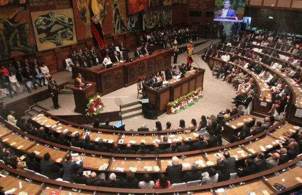 Ecuador. Aprueban reforma legal por problemas con pagos municipales