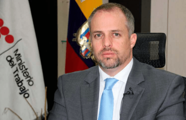Ecuador. Ministro de Trabajo escapa de censura en Parlamento