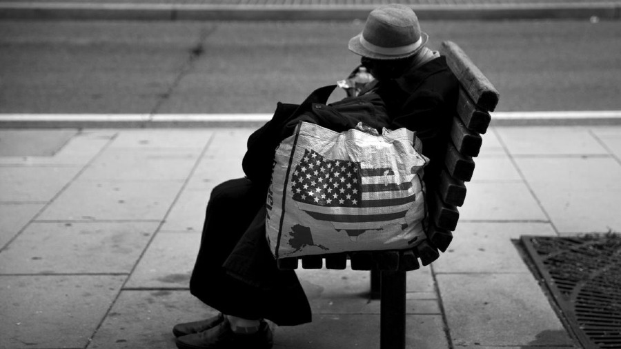 Estados Unidos pobres en las calles la-tinta