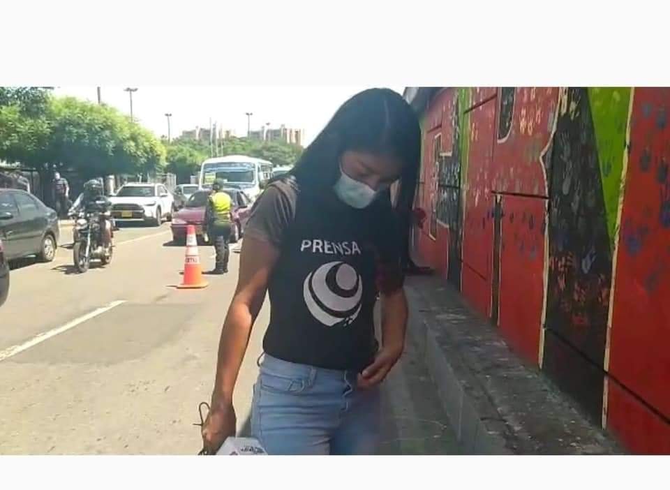 Puede ser una imagen de 1 persona y texto que dice "PRENSA"