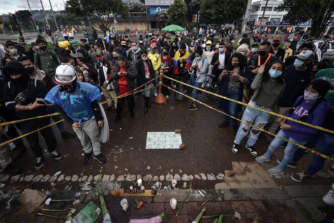 Este miércoles se rindió un homenaje al Cristian David Castillo, de 22 años, en el lugar que cayó.