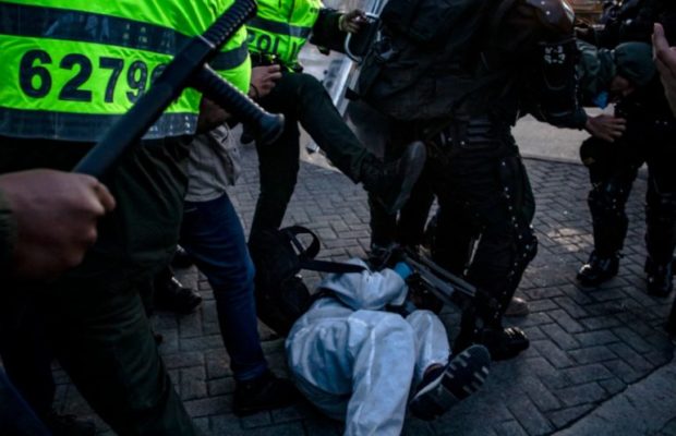 Colombia. Joven fue golpeado, detenido y torturado por policía en Cali