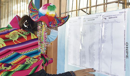 El dato. Los recursos de nulidad de mesas de sufragio de Fuerza Popular apuntan a anular el derecho al voto de miles de ciudadanos de las zonas rurales de la sierra peruana. Foto: AFP