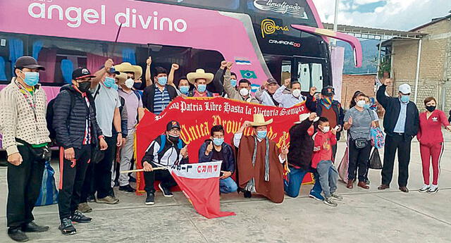 Más de mil ronderos exigirán que se respete su voto por Pedro Castillo en los exteriores del Jurado Nacional de Elecciones. Más de mil ronderos exigirán que se respete su voto por Pedro Castillo en los exteriores del Jurado Nacional de Elecciones.