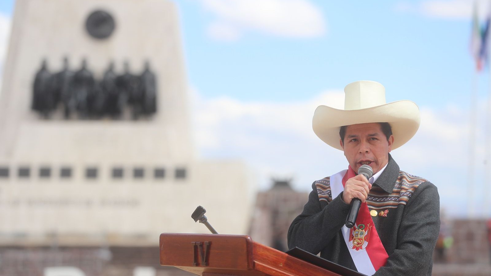 Puede ser una imagen de 1 persona y al aire libre