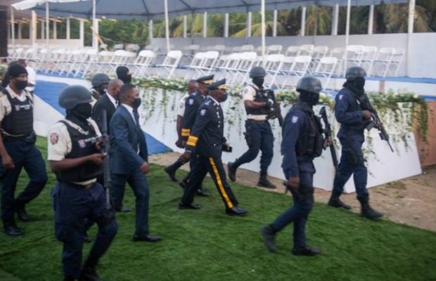 Haití. A los tiros en el funeral de Jovenel Moise