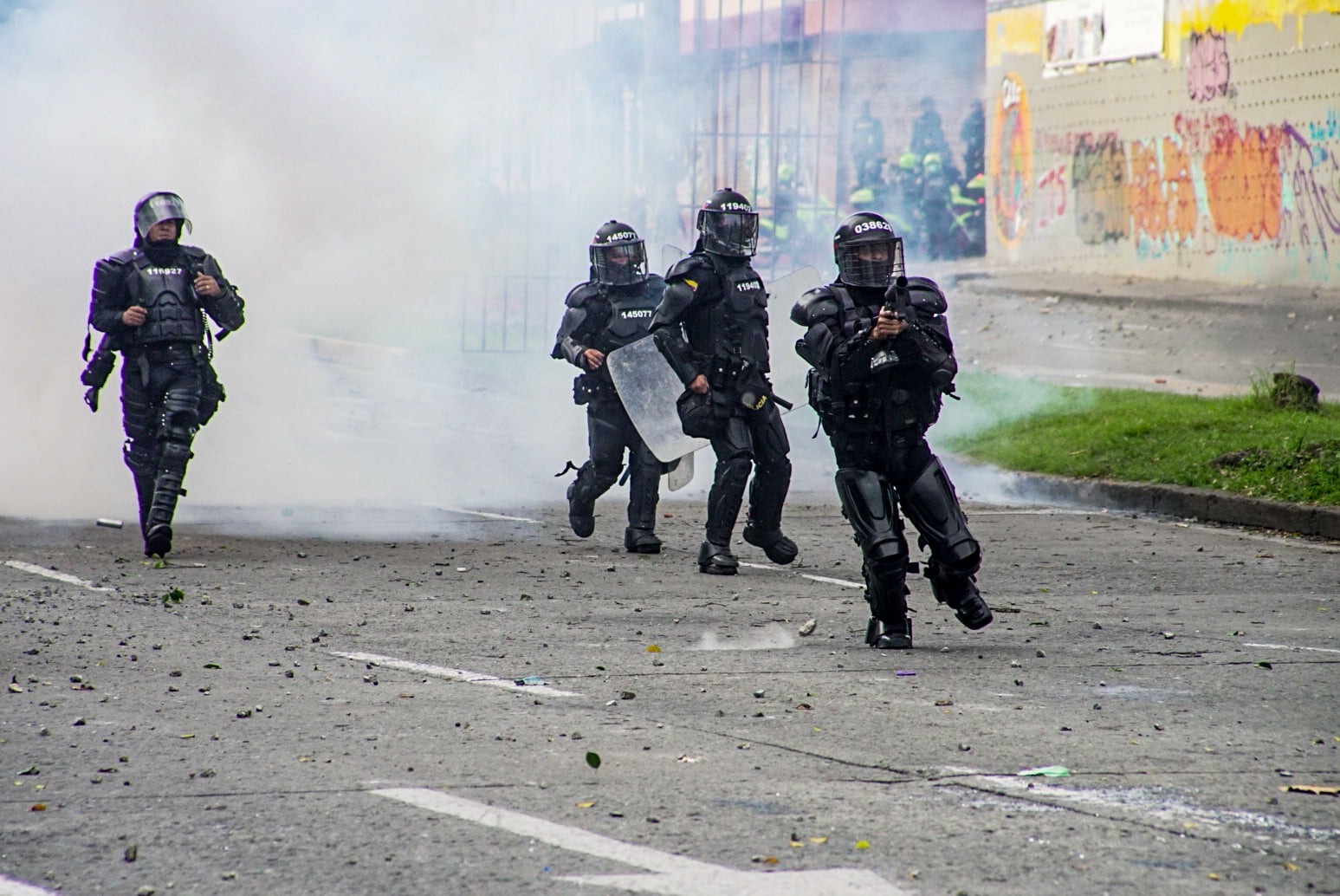 Puede ser una imagen de 3 personas y al aire libre