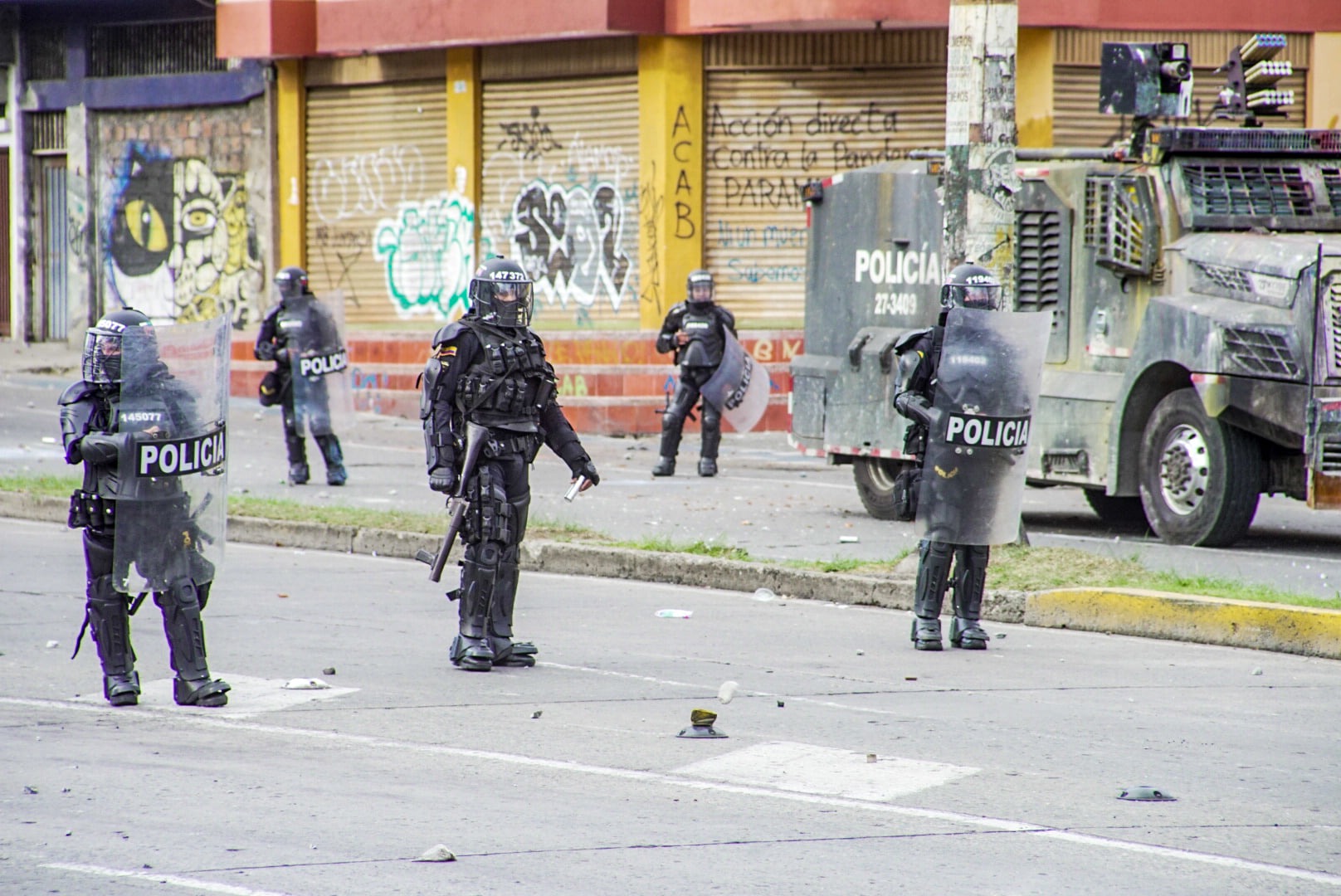Puede ser una imagen de una o varias personas y al aire libre