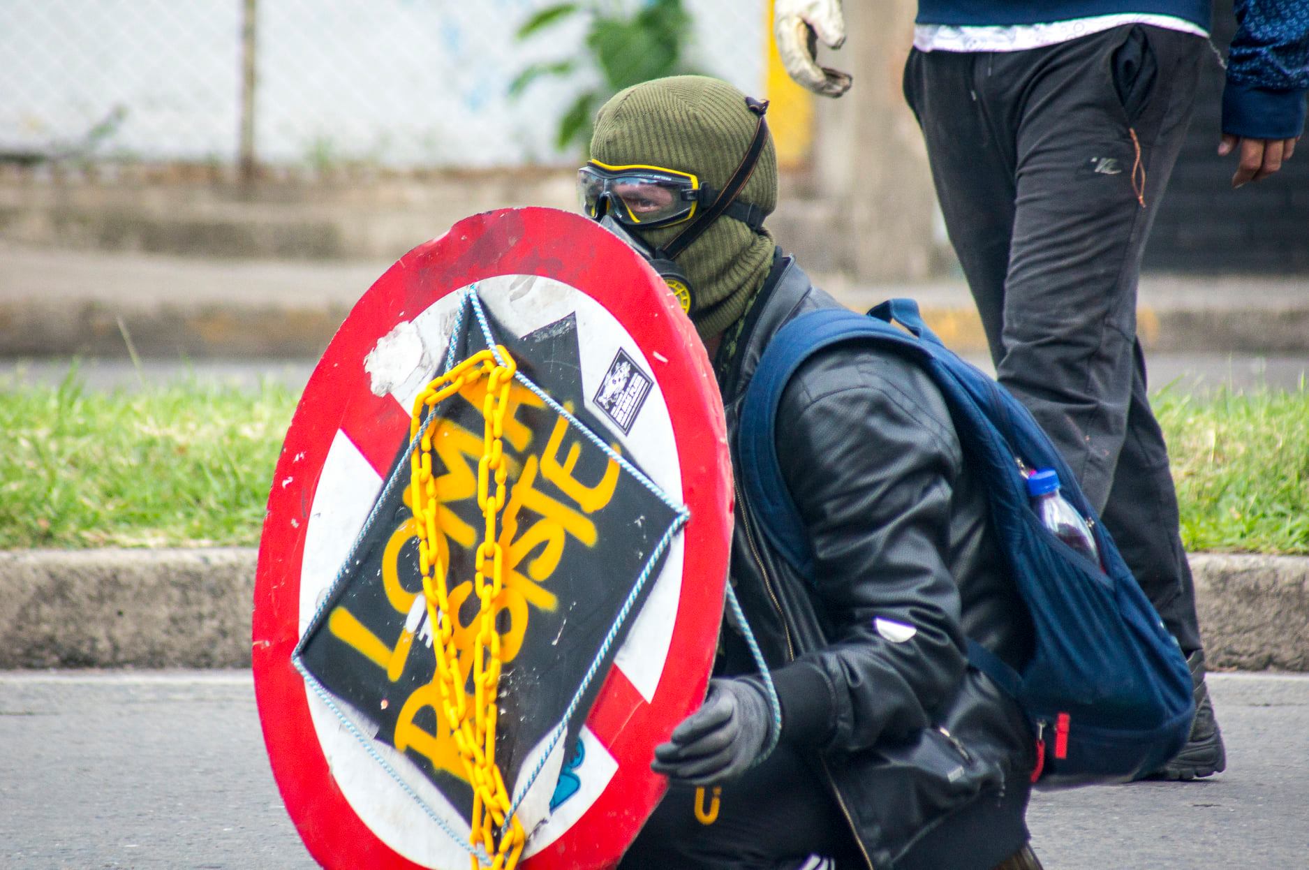 Puede ser una imagen de una o varias personas y al aire libre