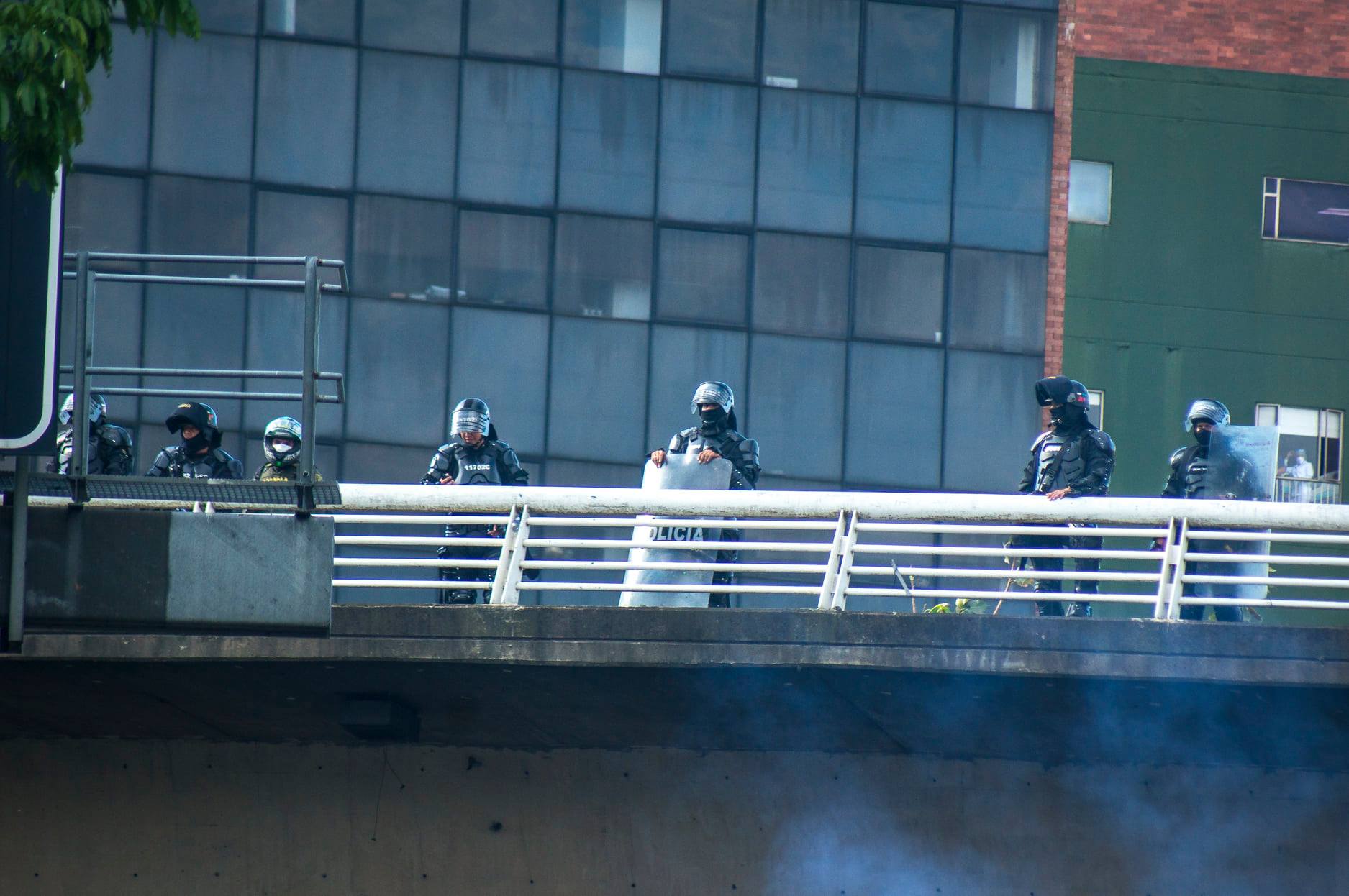 Puede ser una imagen de una o varias personas y al aire libre