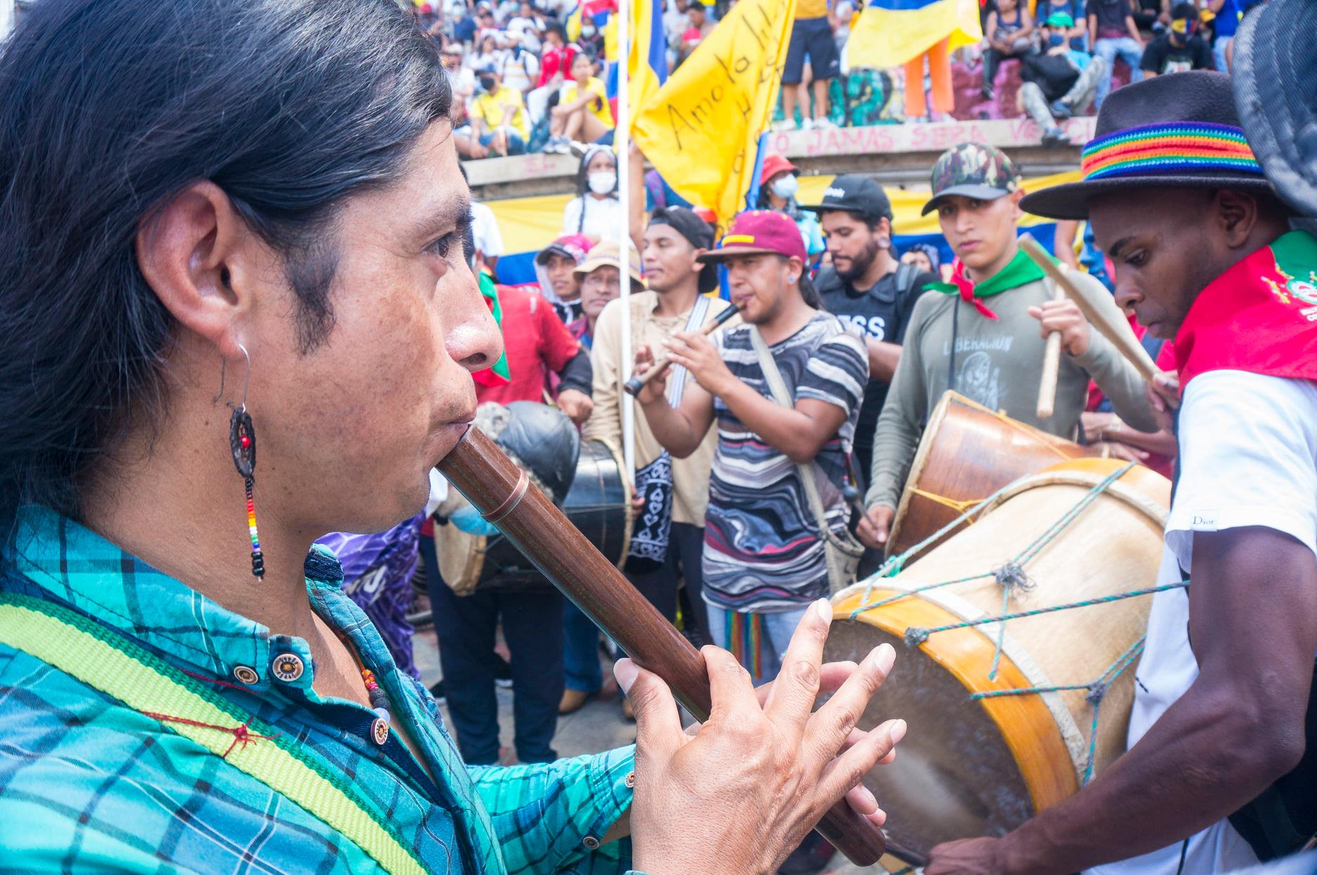 Puede ser una imagen de 7 personas, personas de pie y al aire libre