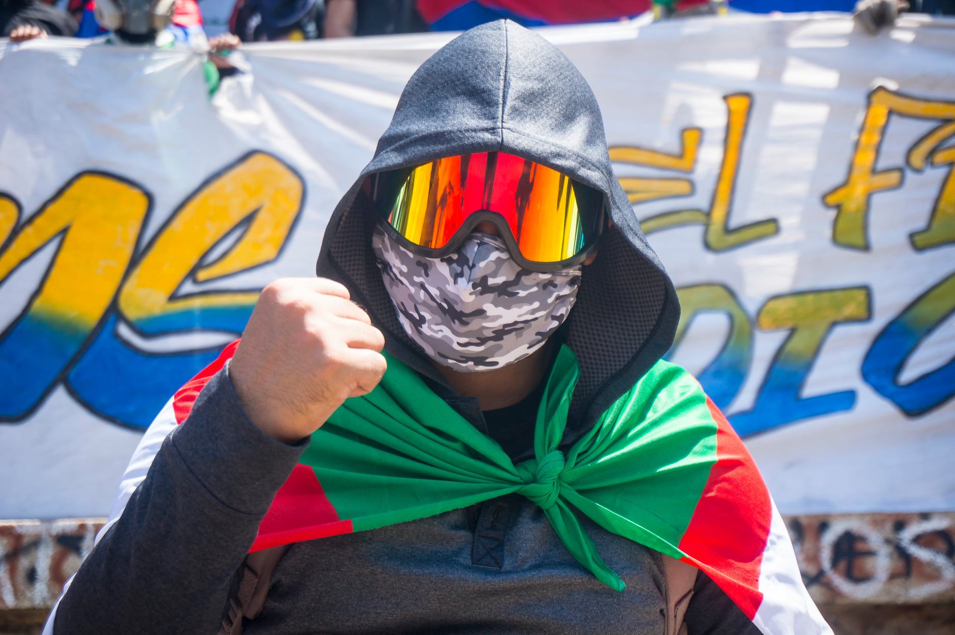 Puede ser una imagen de una o varias personas y al aire libre