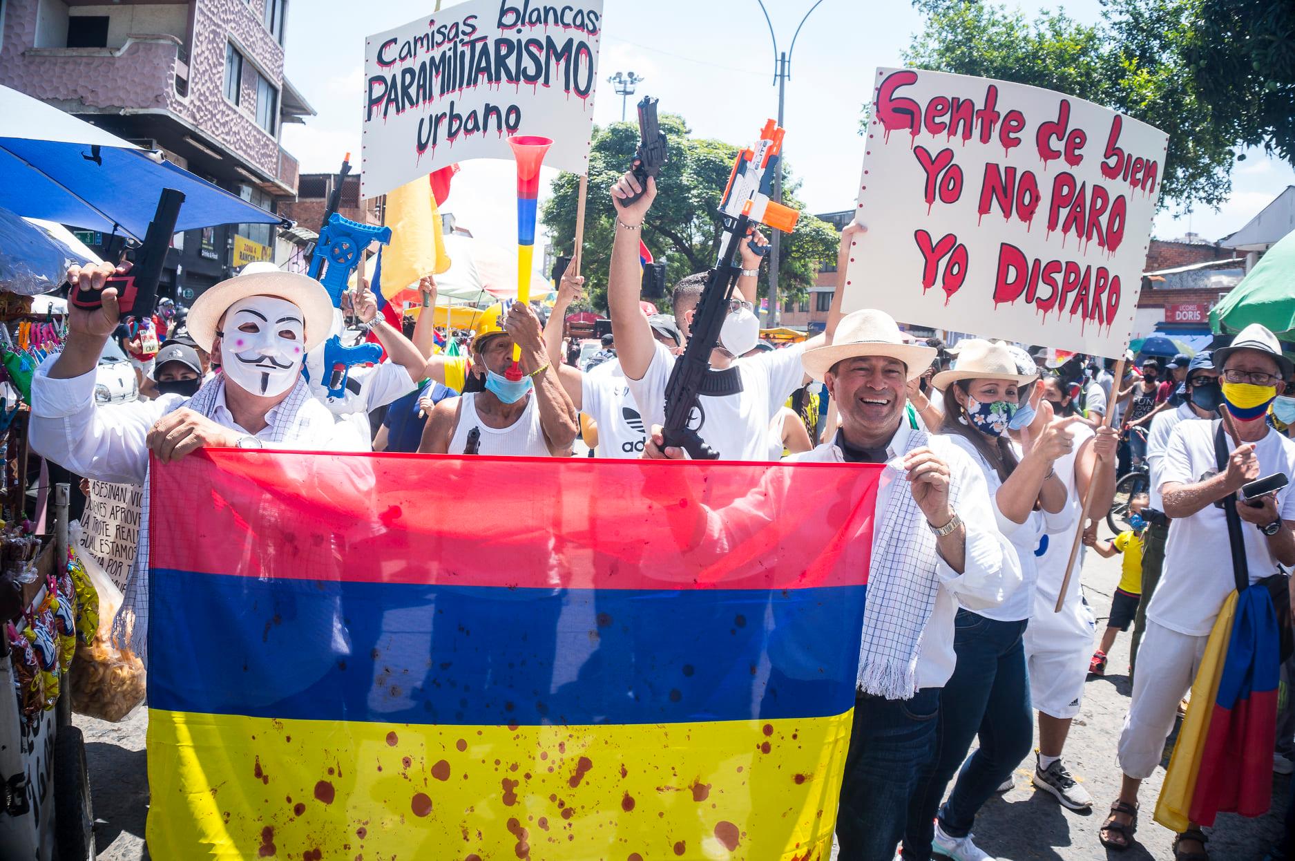 Puede ser una imagen de 1 persona, de pie y al aire libre