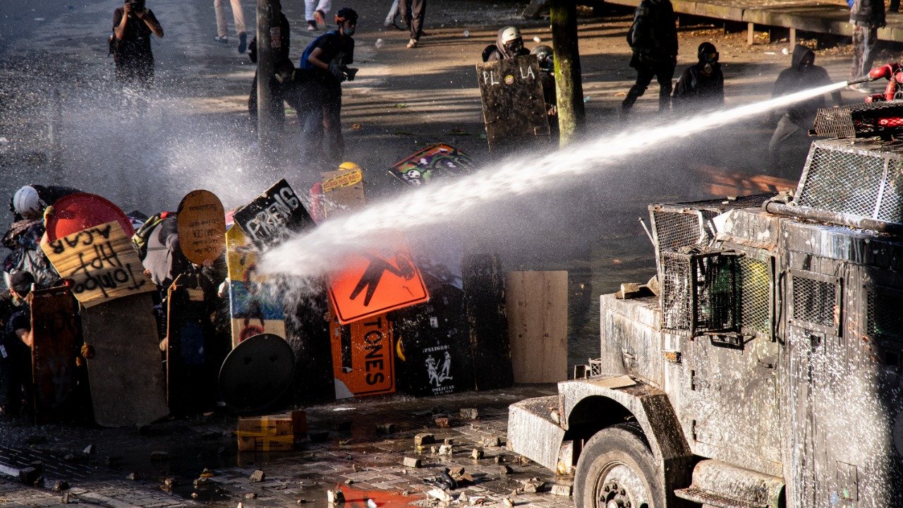 Represi&oacute;n (4)