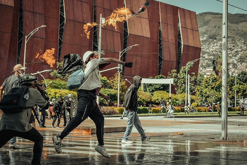 Represi&oacute;n (5)