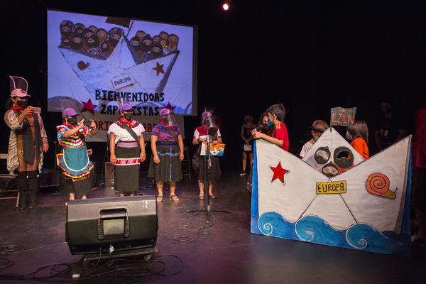 Bienvenida en Madrid al escuadr&oacute;n 421 del EZLN - 5