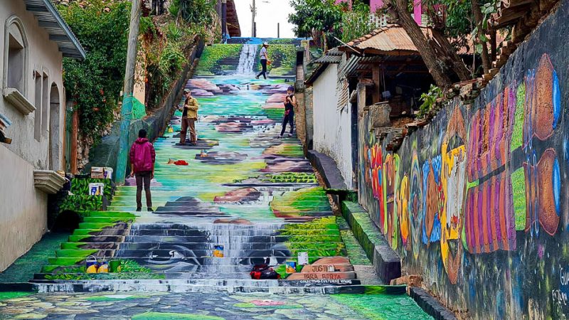 Honduras devorada por dentro y por fuera