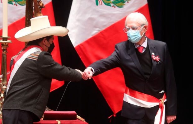 Perú. Castillo…¿de arena o de naipes?