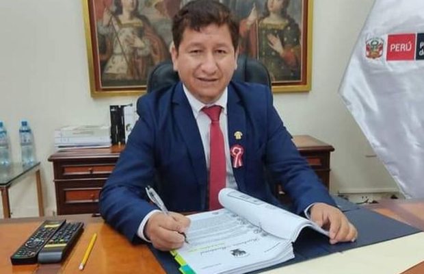 Perú. El Ajedrez Fallido de Guido Bellido