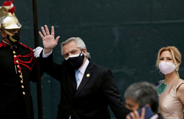 Argentina. Un cumpleaños clandestino, dos fotos, una disculpa y un supuesto embarazo: la crisis de Alberto Fernández que empaña el futuro de su Gobierno